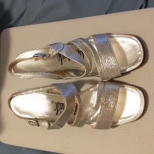 Lifestride silver shoes 5.0